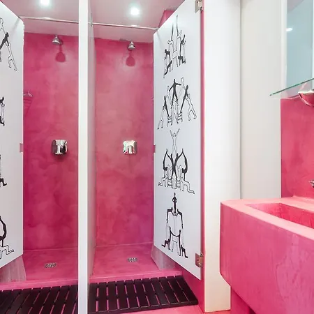 蒙达之家旅馆 *
