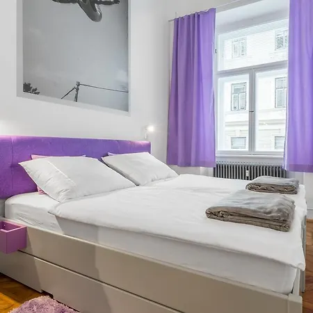 Munda House Apartament *